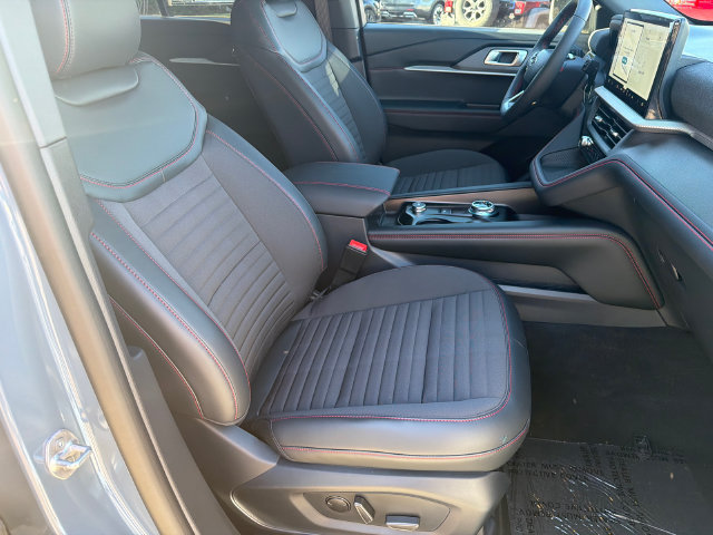 New 2026 Ford Explorer ST-Line w/ ST-Line Street Pack RWD image 15