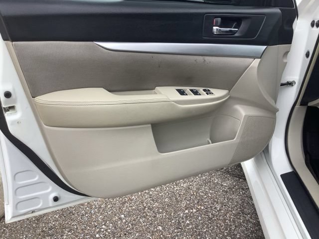 Used 2014 Subaru Legacy 2.5i Premium AWD/4WD image 14