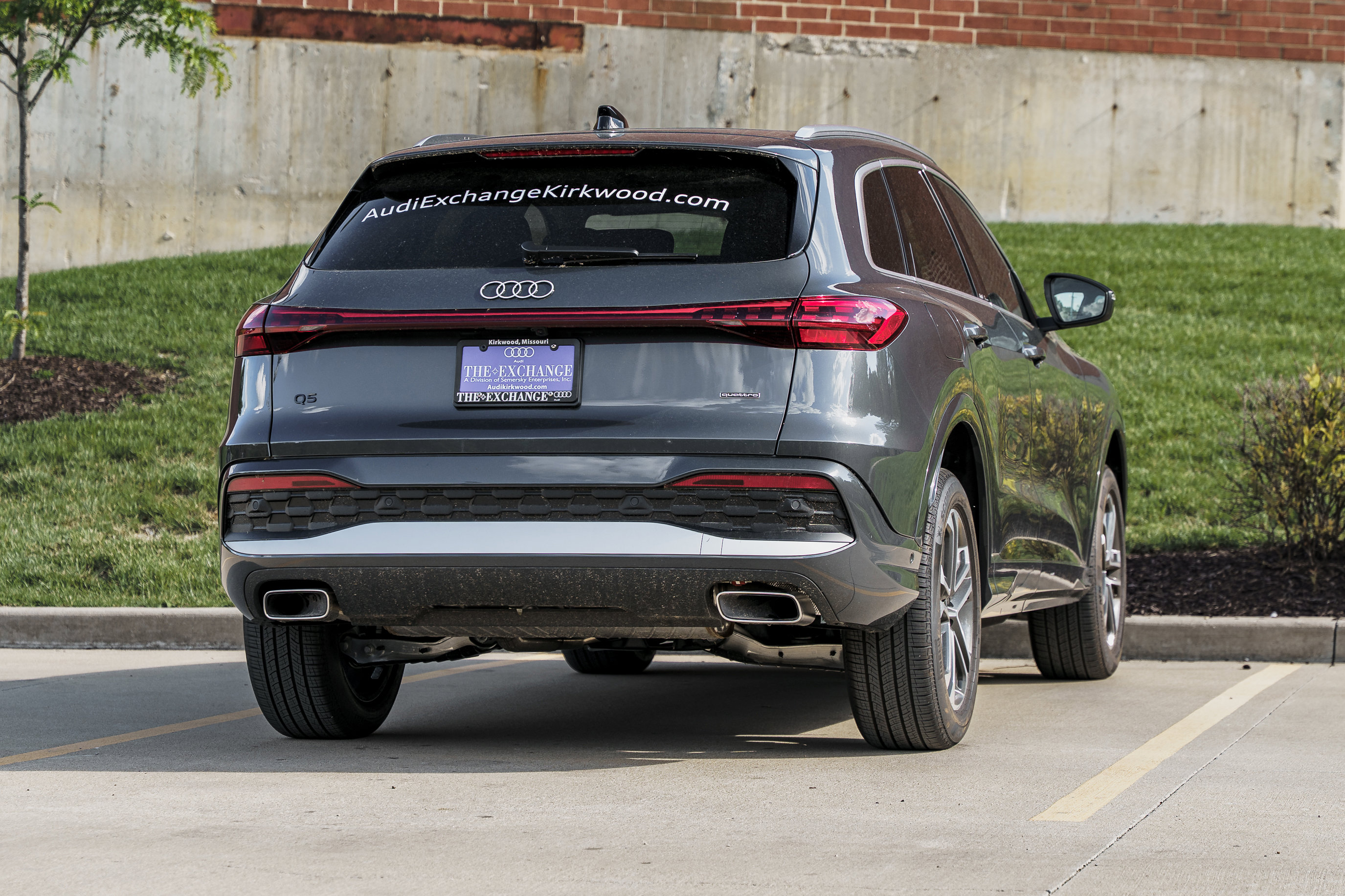 Used 2025 Audi Q5 Premium Plus w/ Premium Plus AWD/4WD image 4