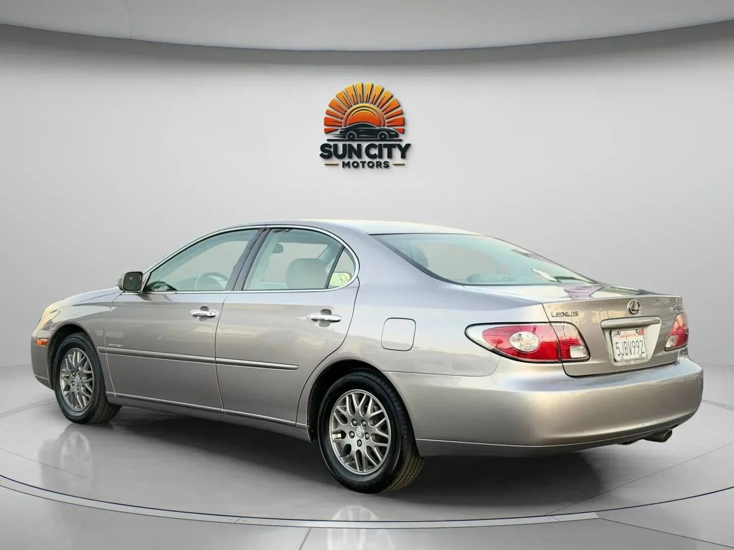 Used 2004 Lexus ES 330 image 2
