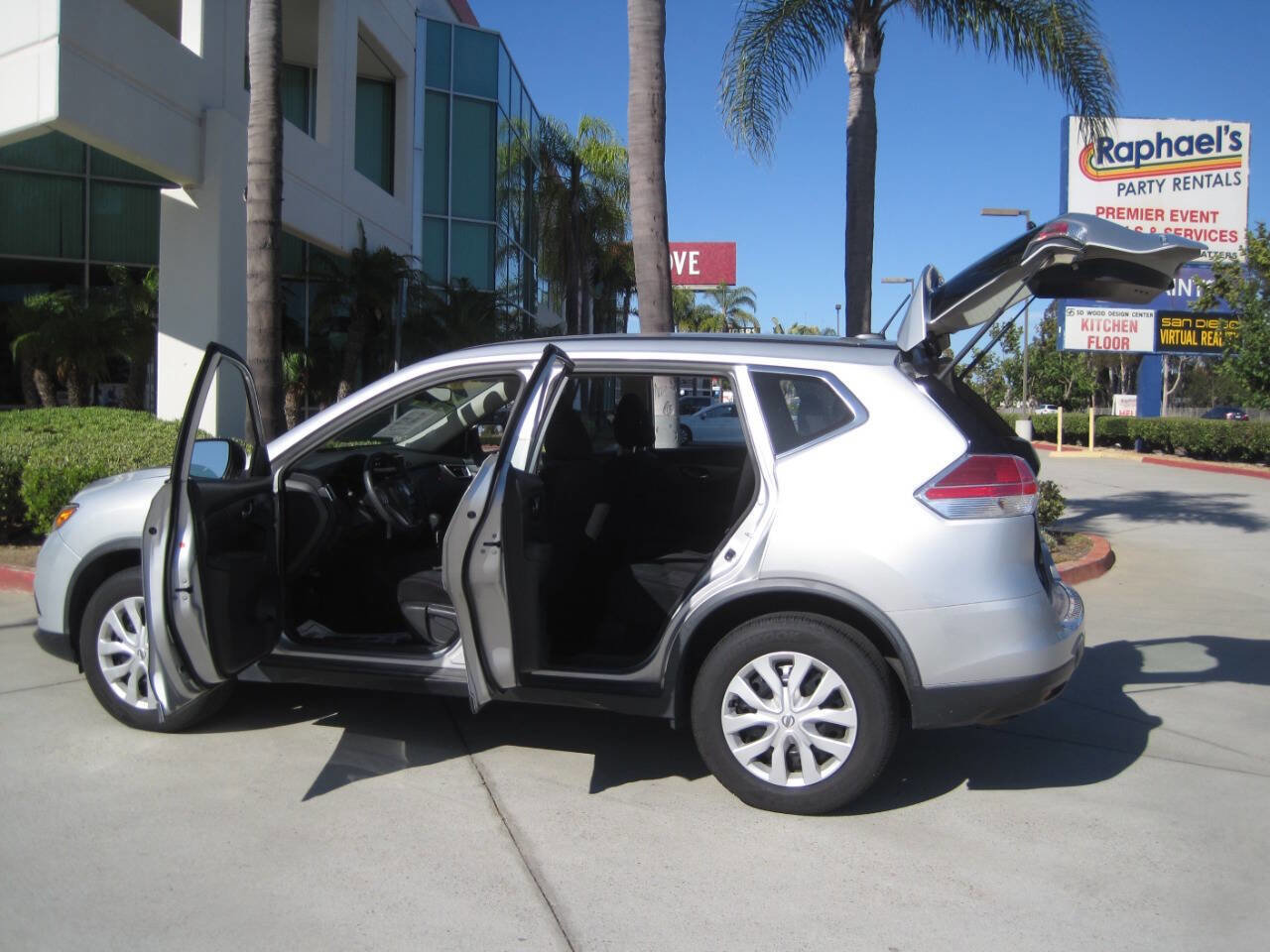 Used 2016 Nissan Rogue S image 16