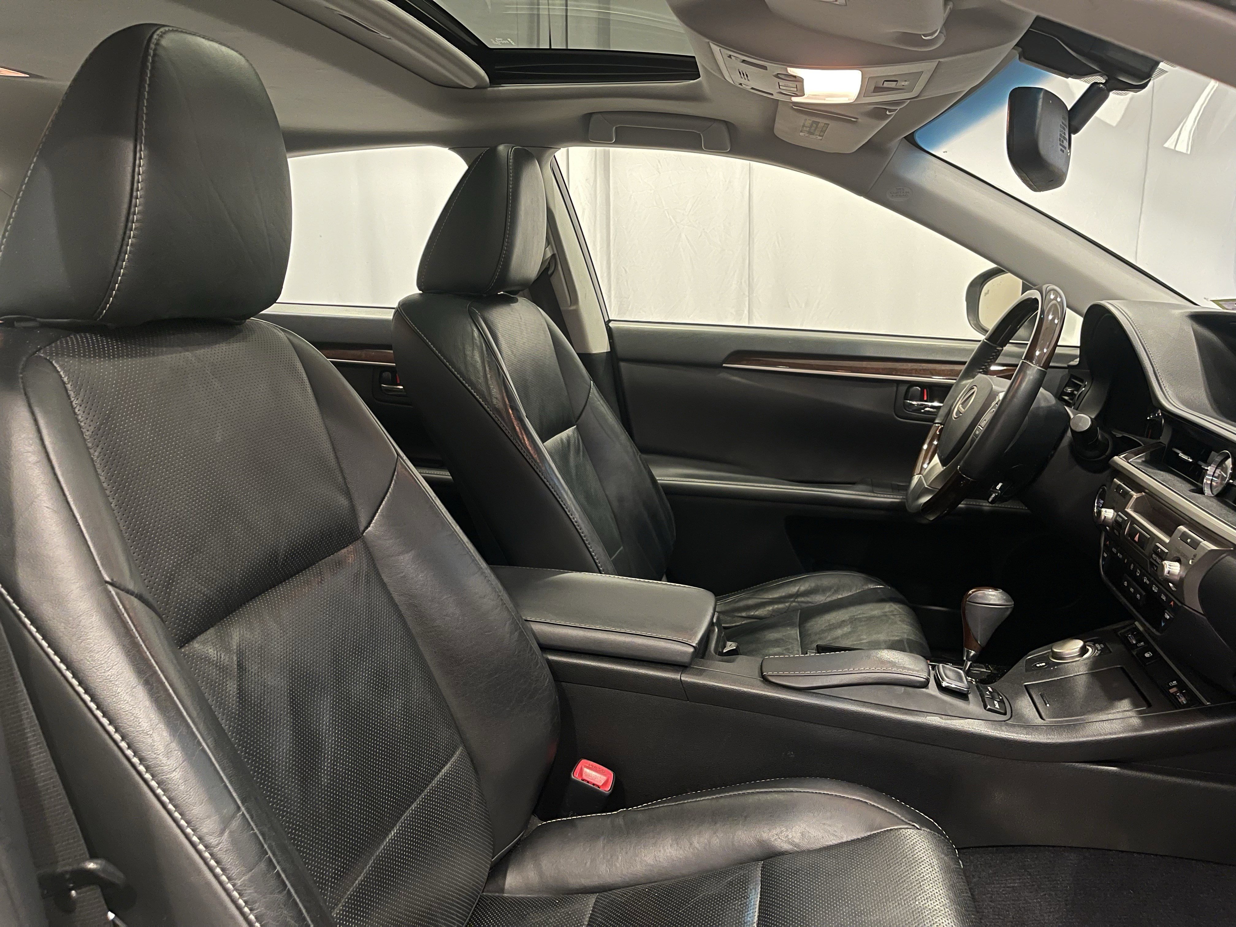 Used 2015 Lexus ES 350 w/ Luxury Package FWD image 11
