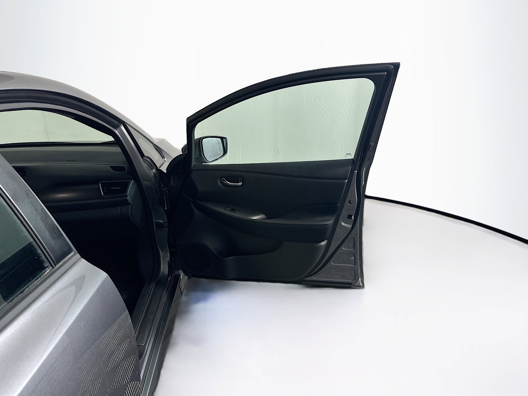 Used 2024 Nissan Leaf S FWD image 32