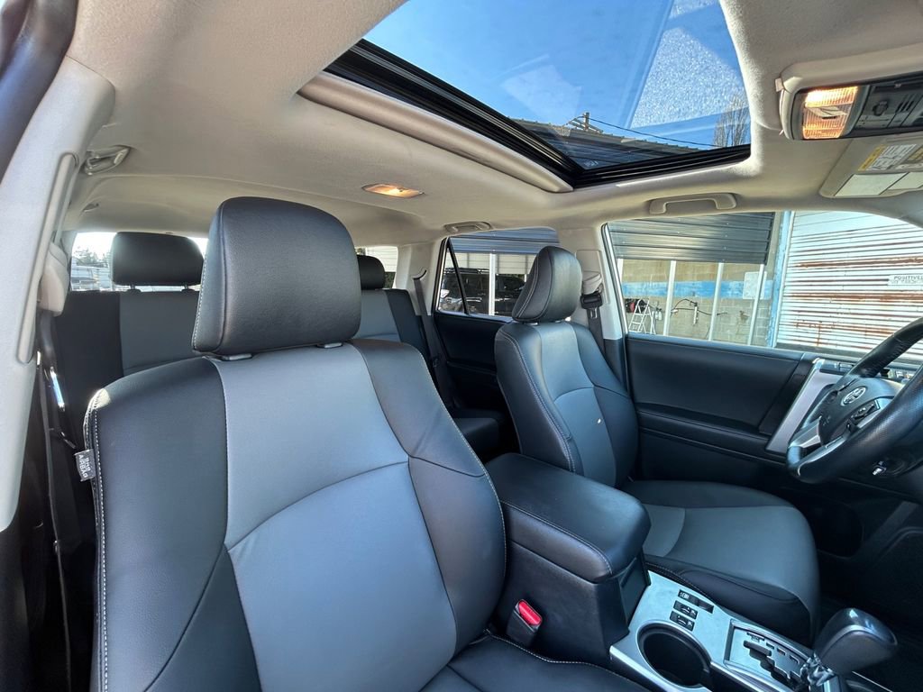 Used 2024 Toyota 4Runner SR5 Premium w/ Moonroof Package AWD/4WD image 28