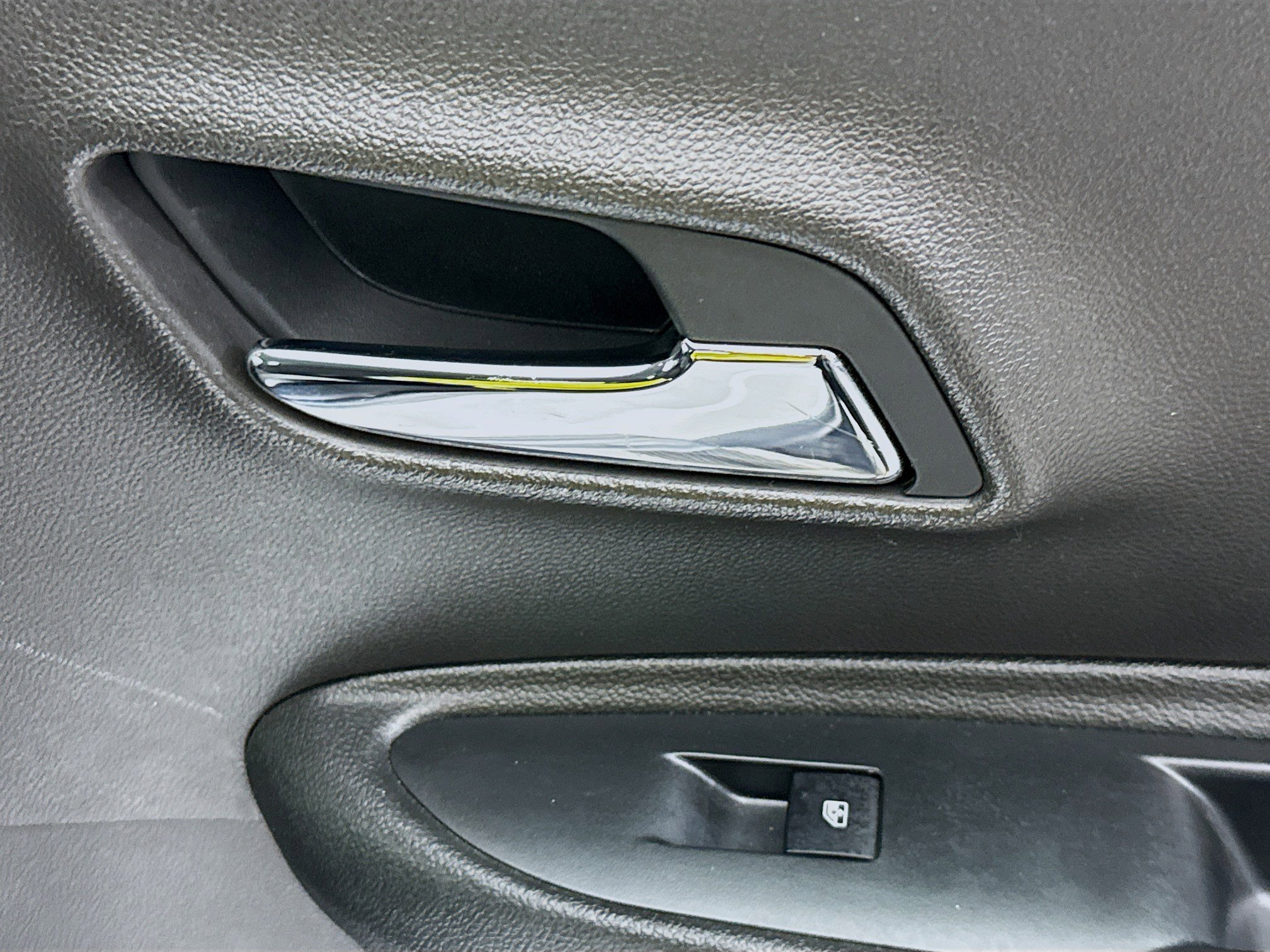 Used 2017 Chevrolet Trax LS image 28