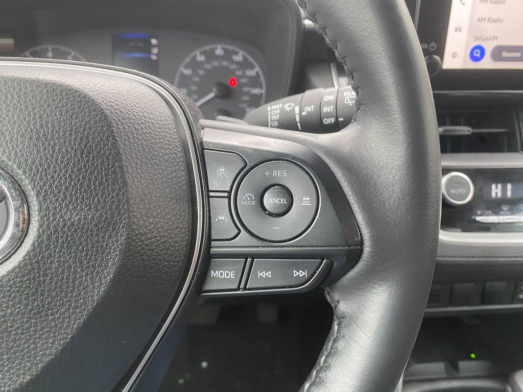 Used 2024 Toyota Corolla Cross SE image 17