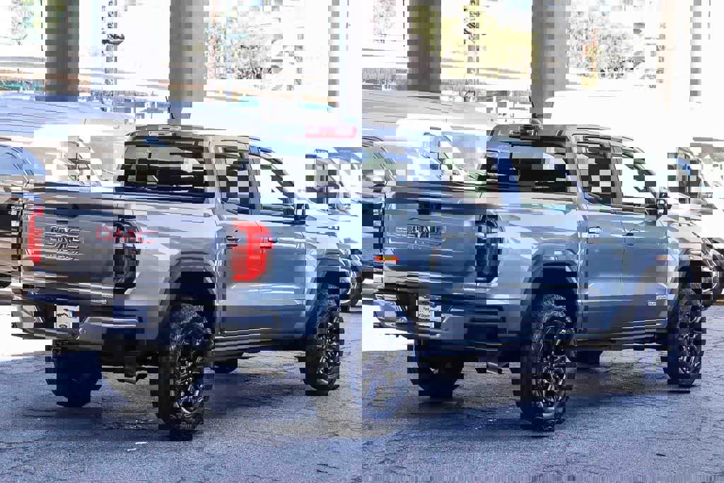 Used 2025 GMC Canyon Elevation w/ Convenience Package image 4