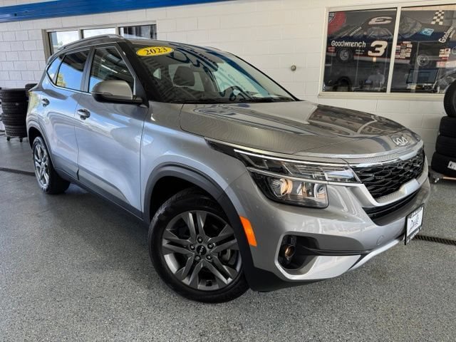 Used 2023 Kia Seltos S FWD image 2