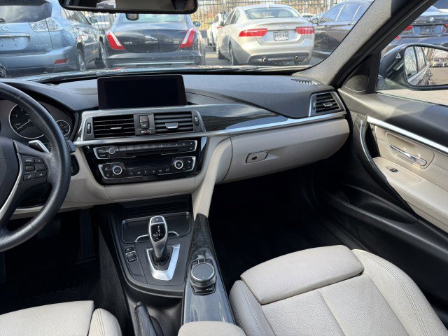 Used 2018 BMW 328d xDrive Sedan w/ Premium Package AWD/4WD image 23