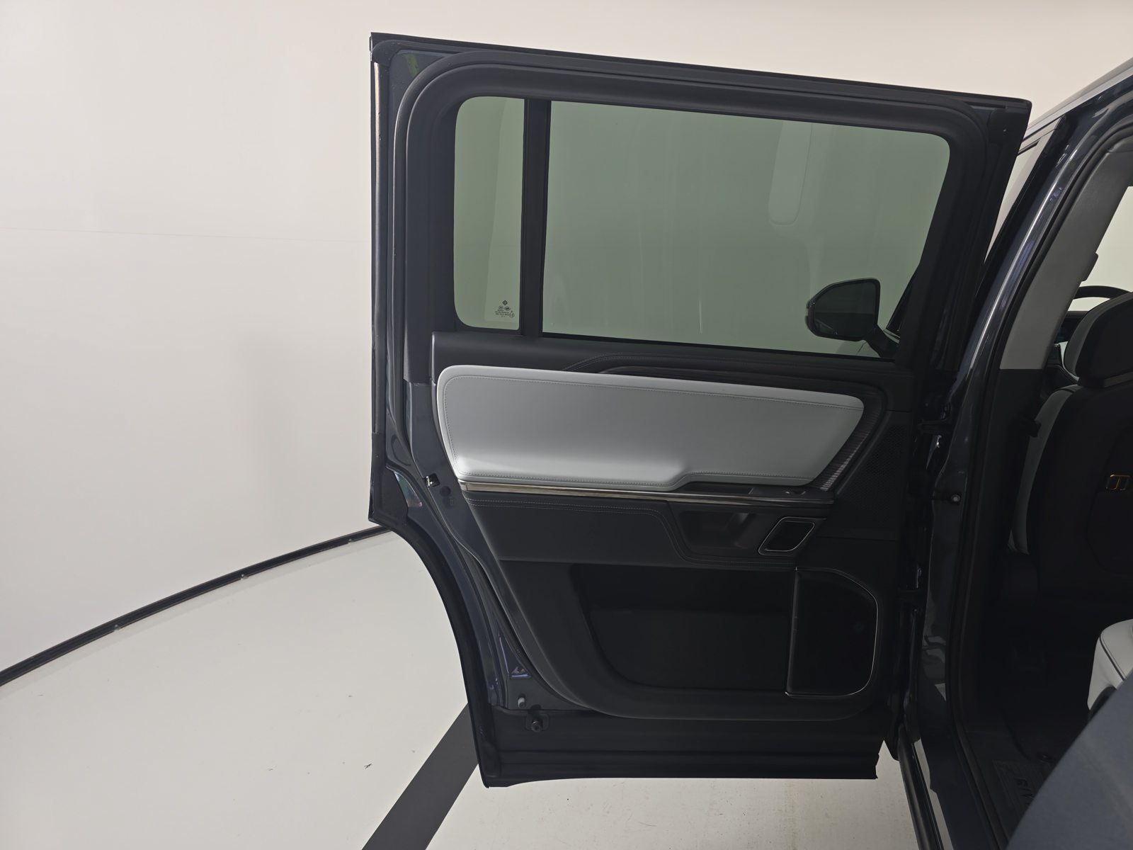 Used 2023 Rivian R1S Launch Edition Quad AWD/4WD image 17