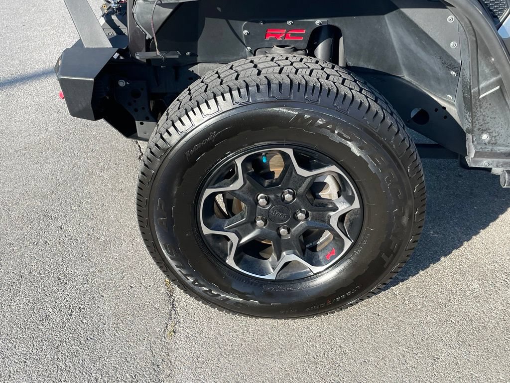 Used 2023 Jeep Wrangler Unlimited Rubicon w/ Cold Weather Group AWD/4WD image 31
