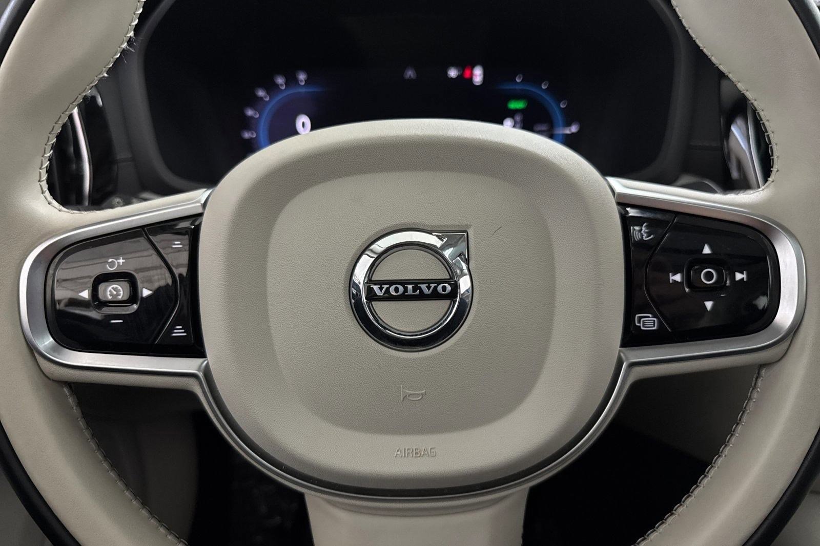 Used 2024 Volvo S60 T8 Ultimate w/ Climate Package image 17