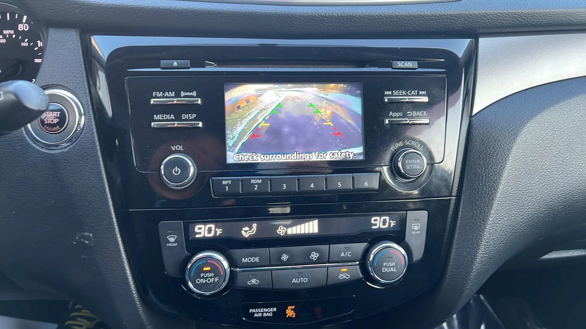 Used 2016 Nissan Rogue SV image 22