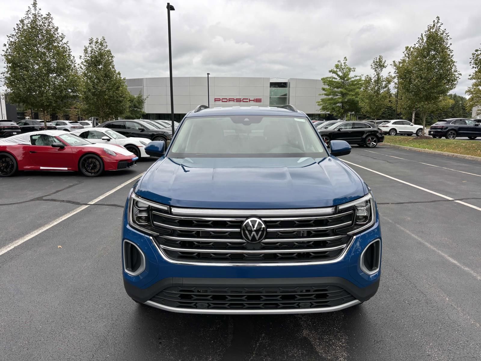 New 2026 Volkswagen Atlas SE image 2