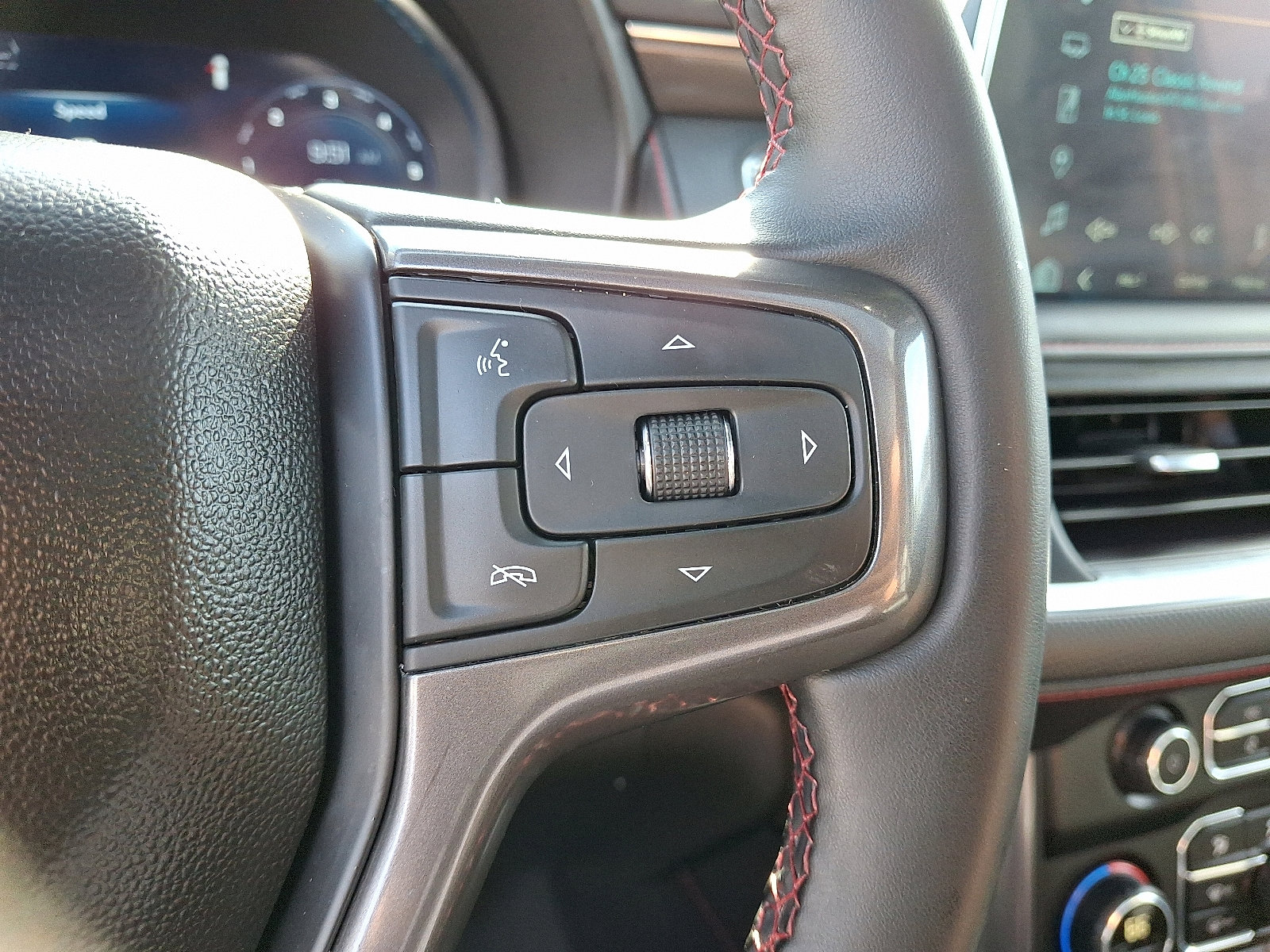 Certified 2024 Chevrolet Suburban RST w/ Luxury Package image 27