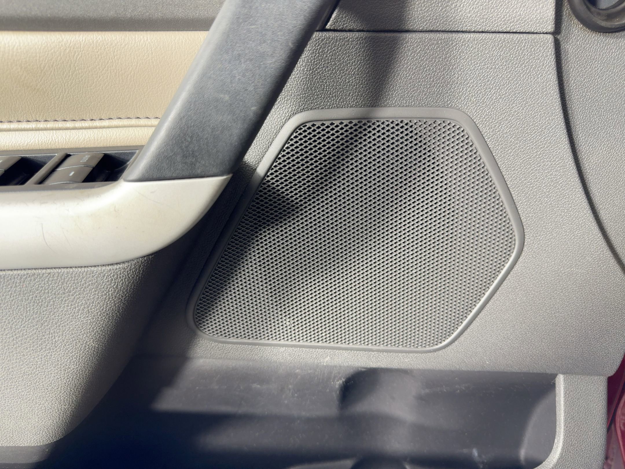 Used 2011 Ford Edge Limited image 21