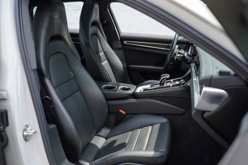 Used 2023 Porsche Panamera 4 Platinum Edition AWD/4WD image 25