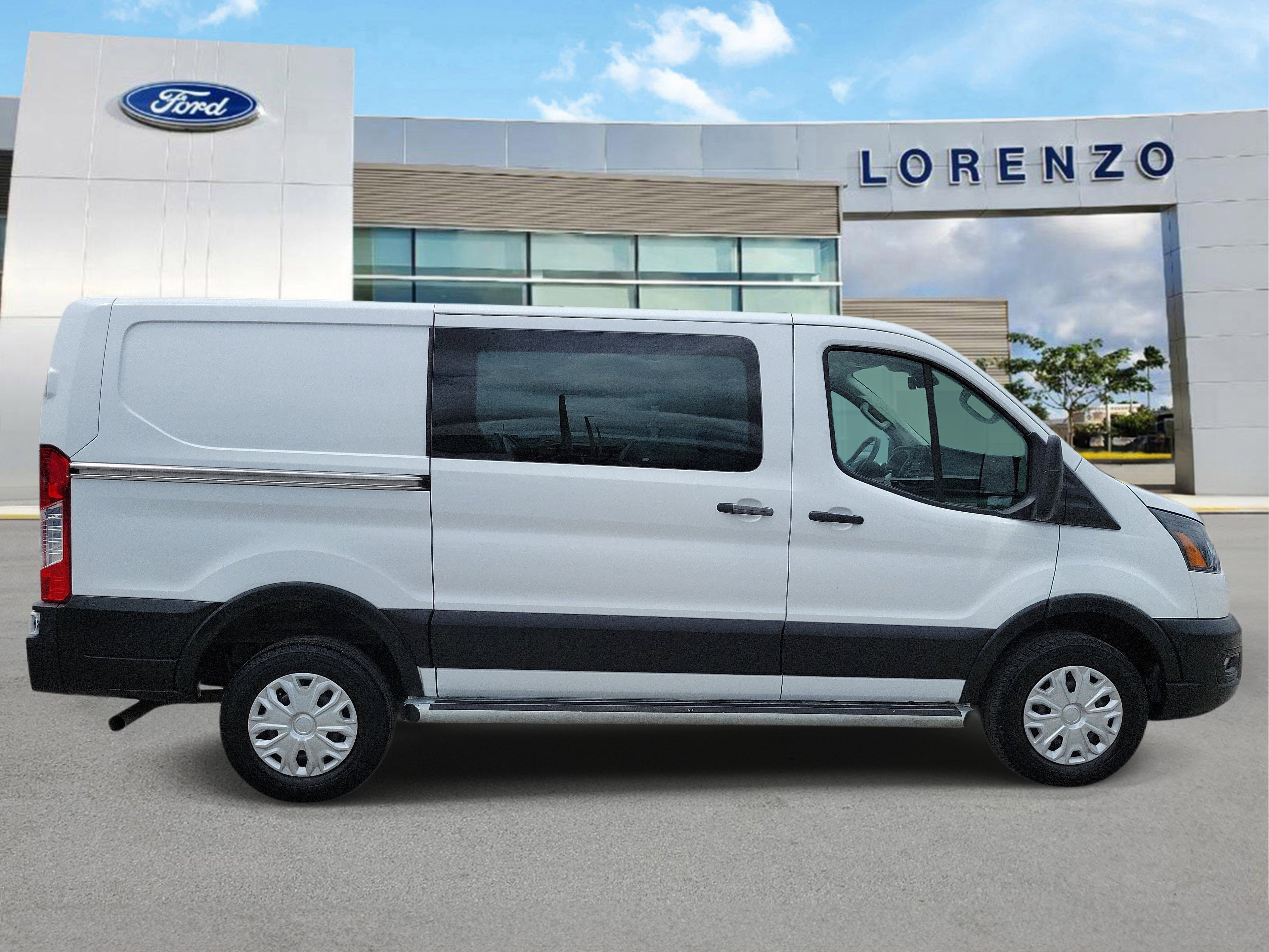 Used 2024 Ford Transit 250 Low Roof w/ Exterior Upgrade Package RWD image 4