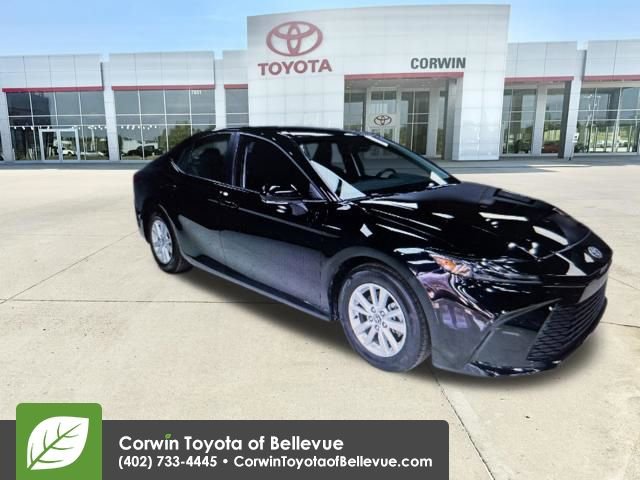 Used 2025 Toyota Camry LE image 9