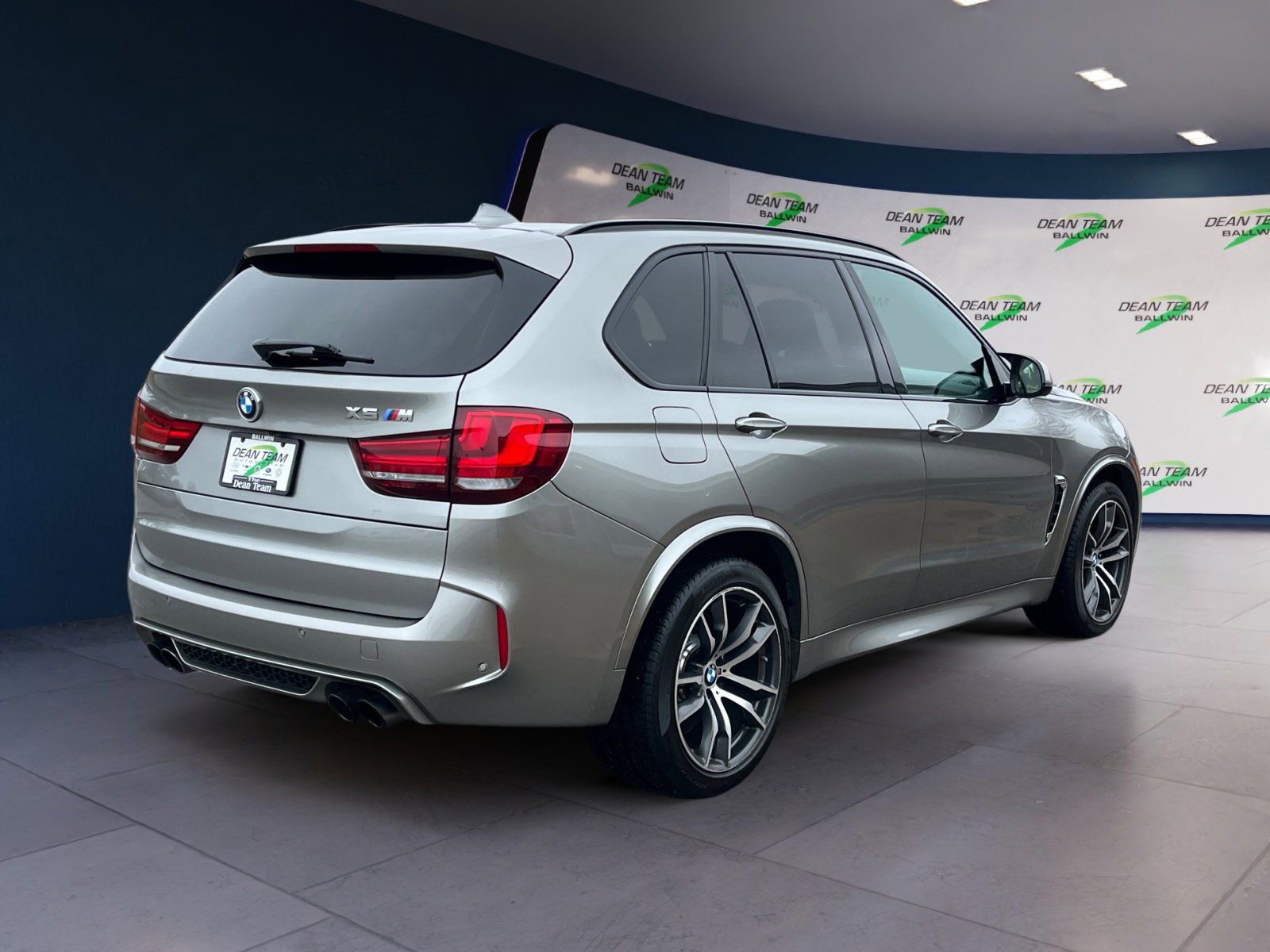 Used 2018 BMW X5 M w/ Executive Package image 9