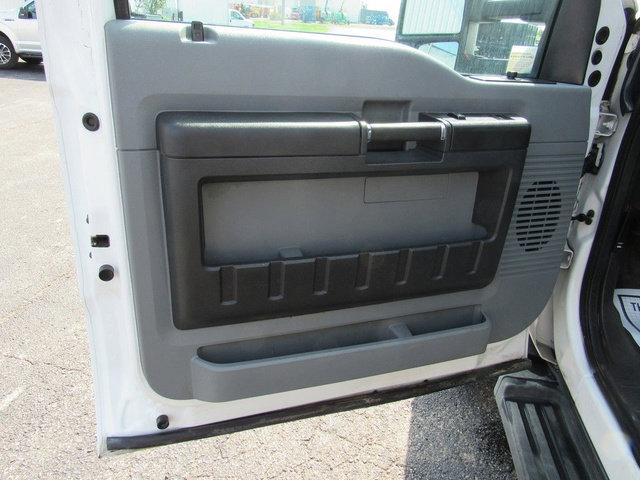 Used 2016 Ford F550 2WD Regular Cab Super Duty image 29