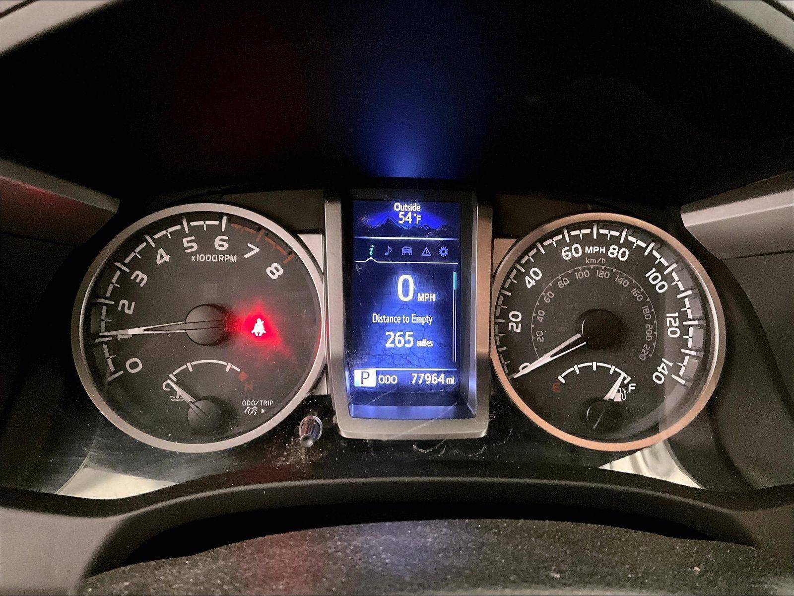 Used 2018 Toyota Tacoma SR5 AWD/4WD image 19