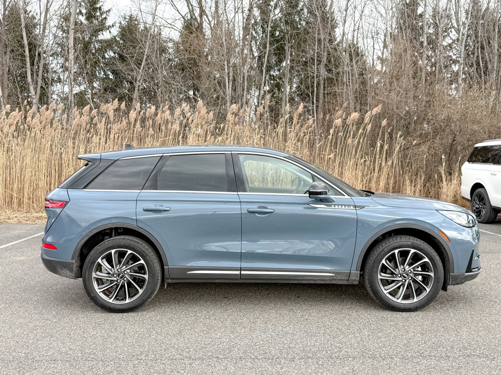 Used 2023 Lincoln Corsair AWD w/ Equipment Group 101A image 7