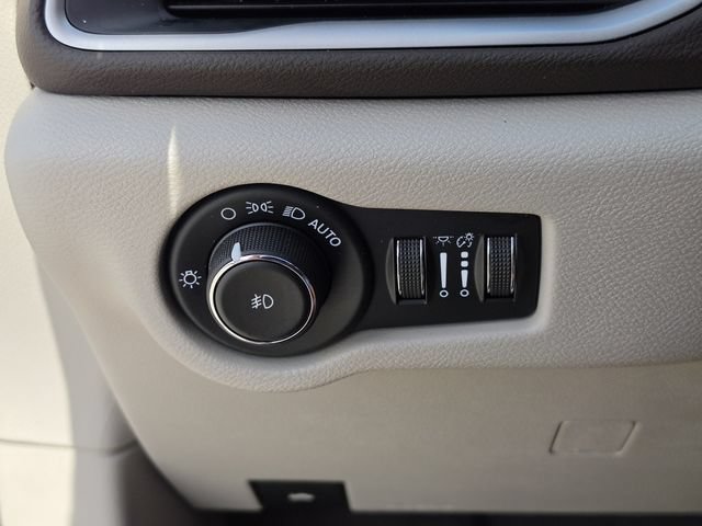 Used 2020 Chrysler Pacifica Touring-L Plus FWD image 36