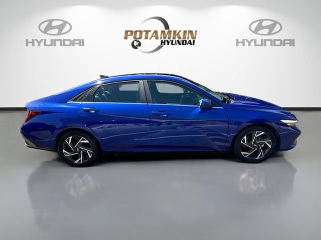 Certified 2024 Hyundai Elantra SEL w/ Convenience Package FWD image 4