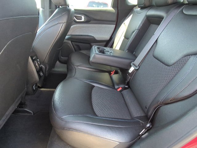 Used 2025 Jeep Compass Latitude AWD/4WD image 22