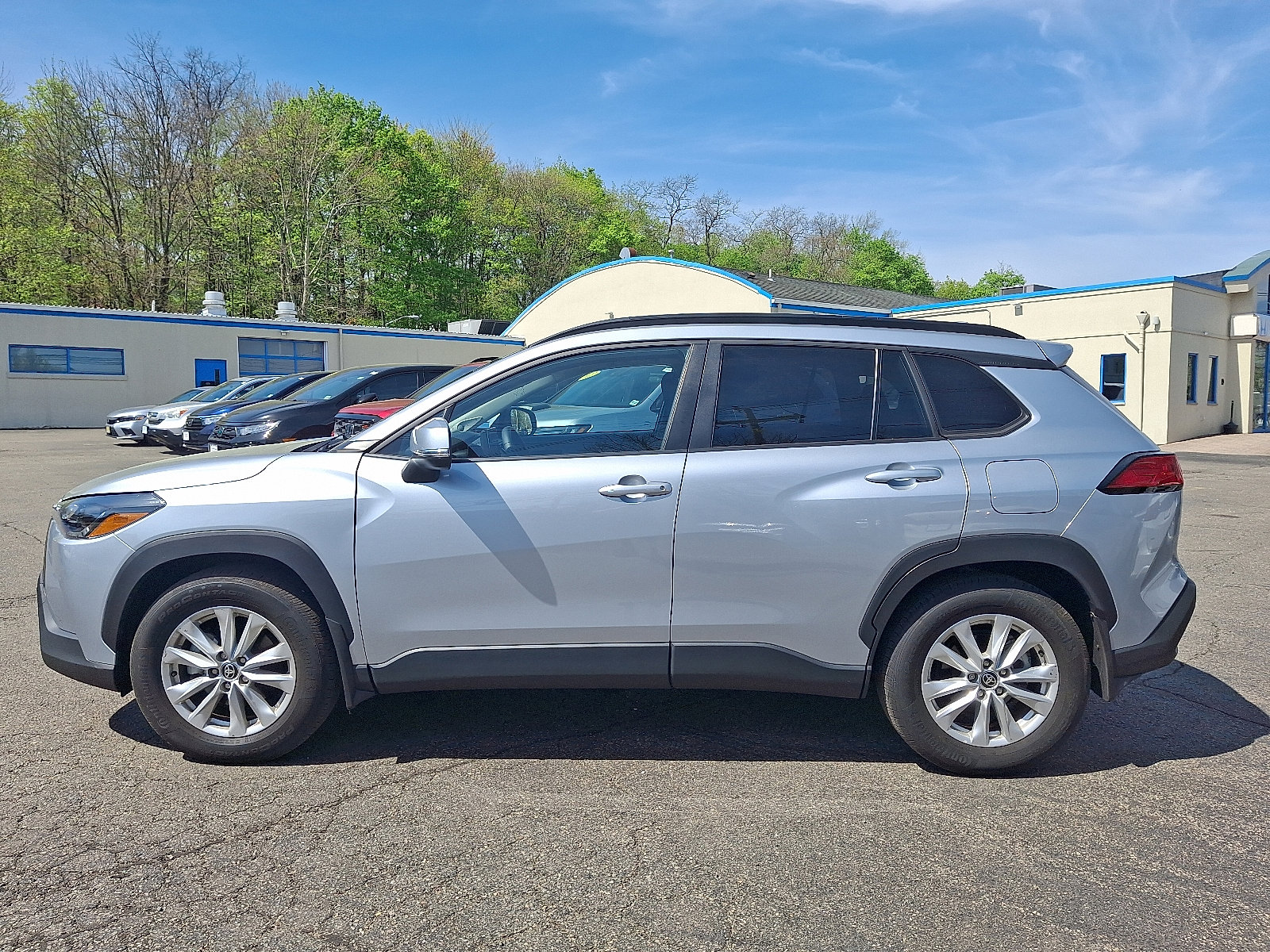 Used 2024 Toyota Corolla Cross LE w/ Moonroof Package AWD/4WD image 10