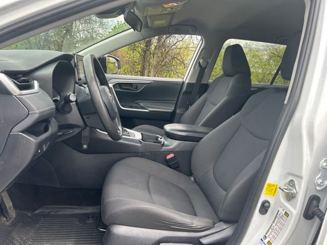 Used 2019 Toyota RAV4 LE w/ All Weather Liner Package AWD/4WD image 9