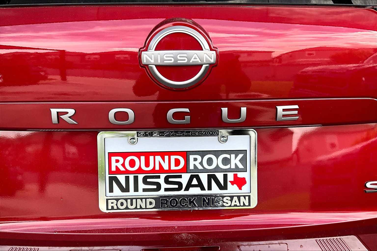Used 2024 Nissan Rogue SL FWD image 10