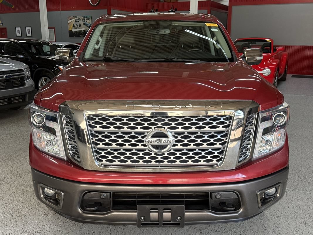 Used 2018 Nissan Titan XD AWD/4WD image 9