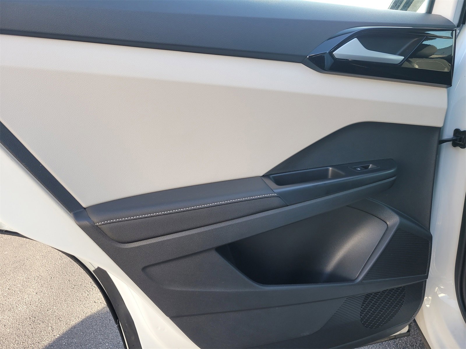 Used 2025 Volkswagen Taos S image 11