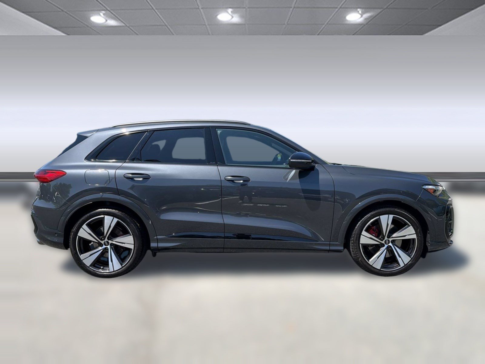 Certified 2025 Audi SQ5 Prestige AWD/4WD image 8