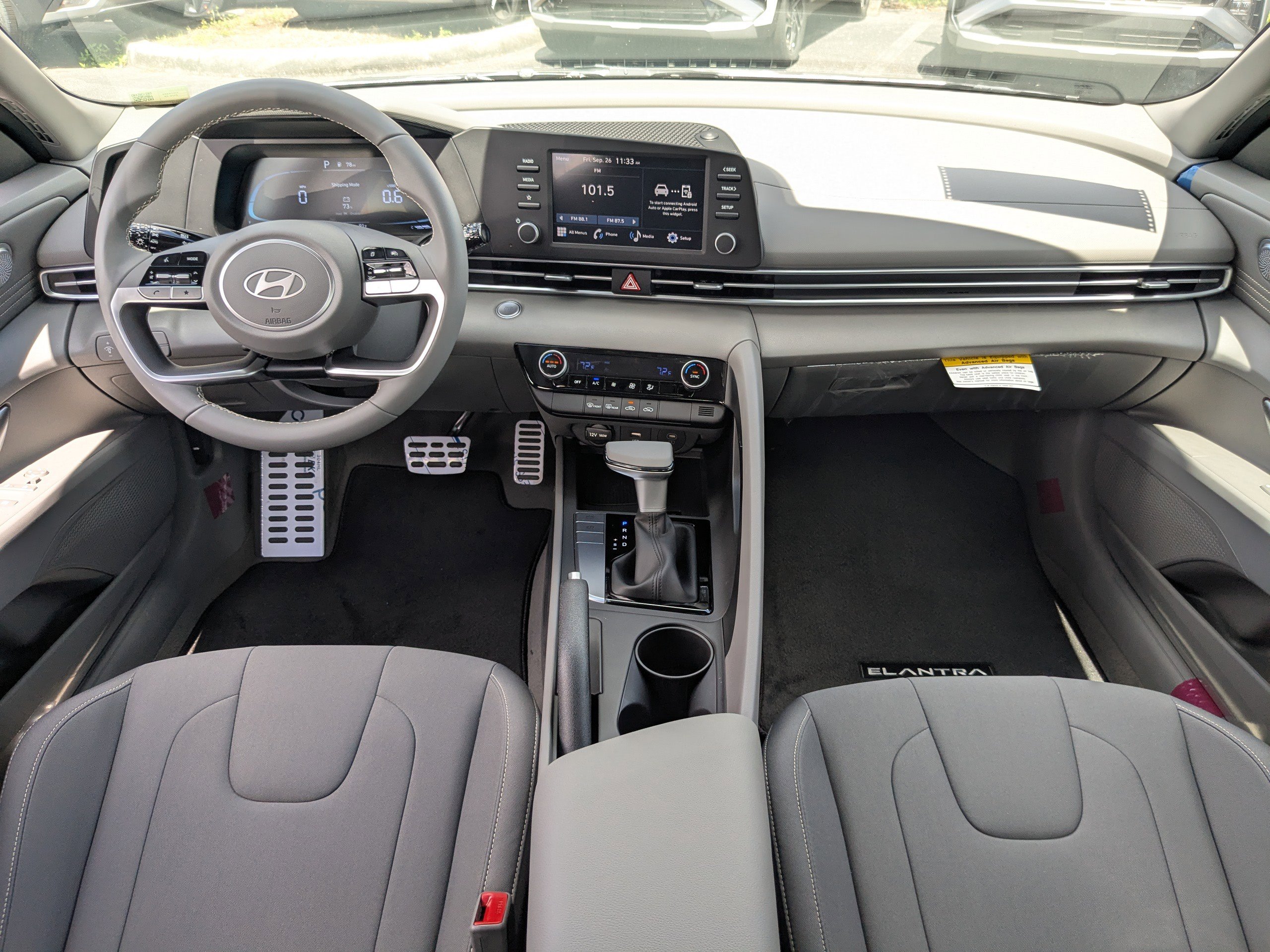 Used 2025 Hyundai Elantra Sport image 14