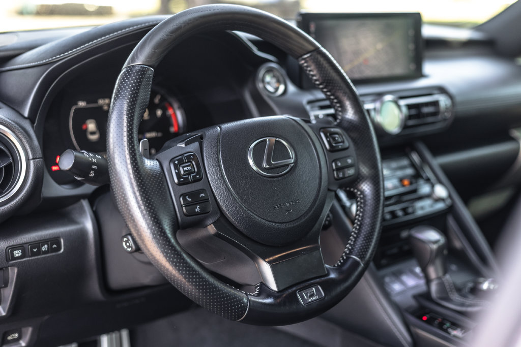 Used 2022 Lexus IS 500 RWD image 16