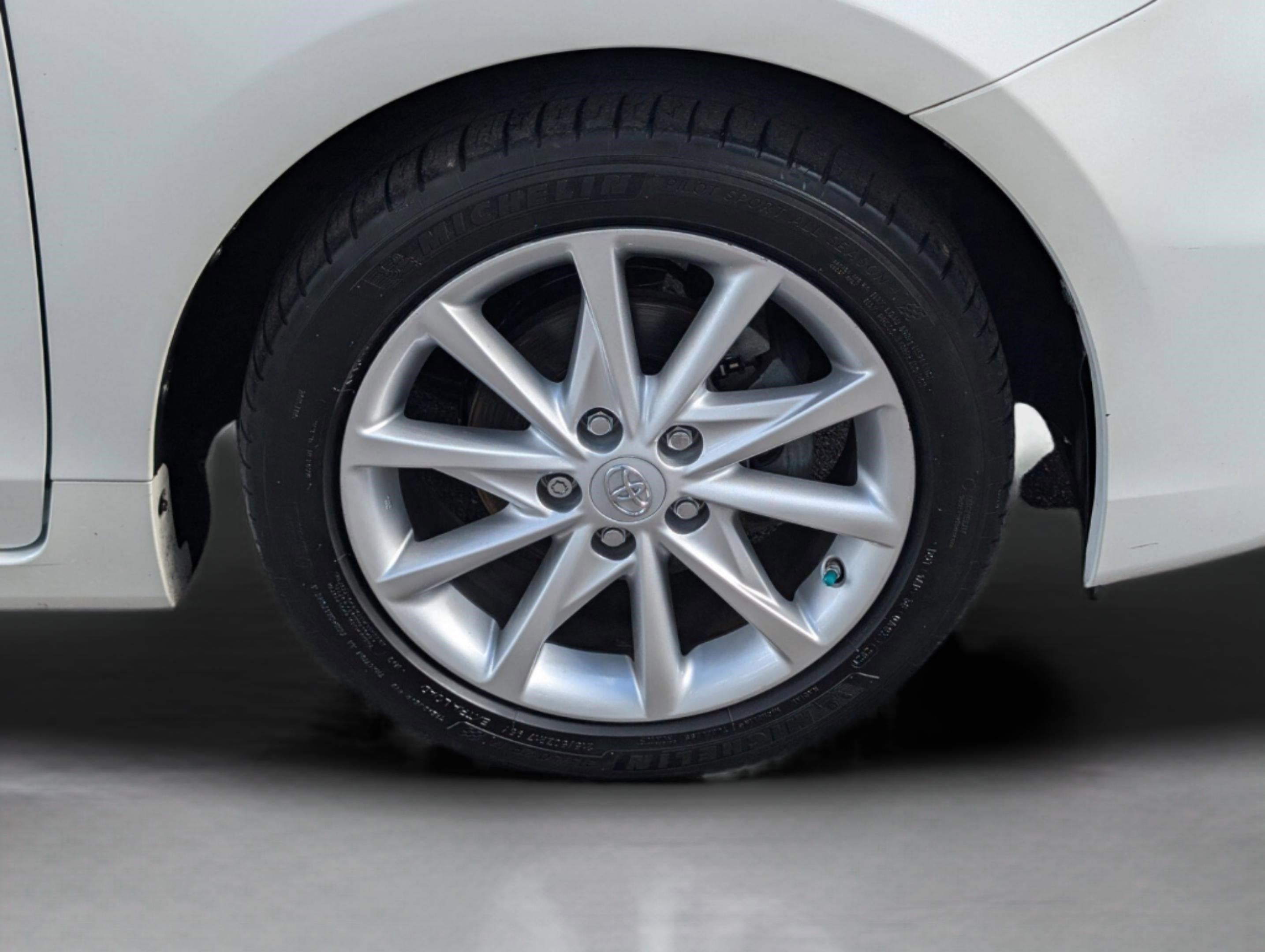 Used 2013 Toyota Prius V Five image 11