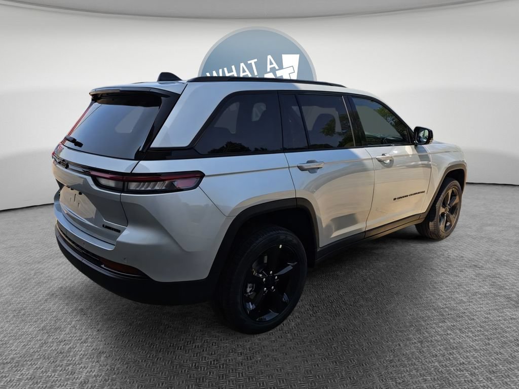 New 2025 Jeep Grand Cherokee Limited w/ Black Appearance Package AWD/4WD image 6