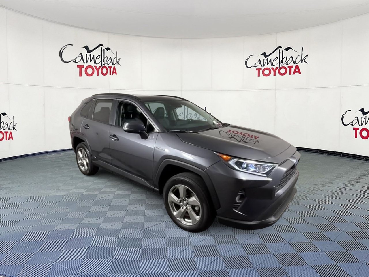 Used 2021 Toyota RAV4 XLE Premium AWD/4WD image 2