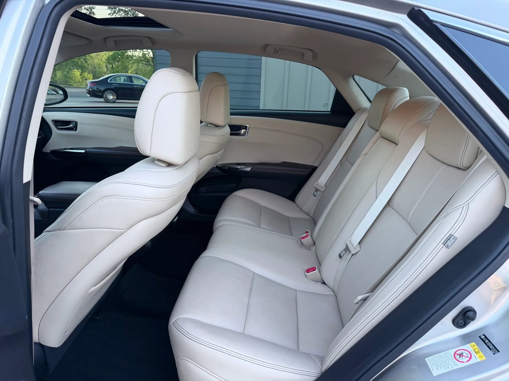 Used 2017 Toyota Avalon Limited FWD image 31