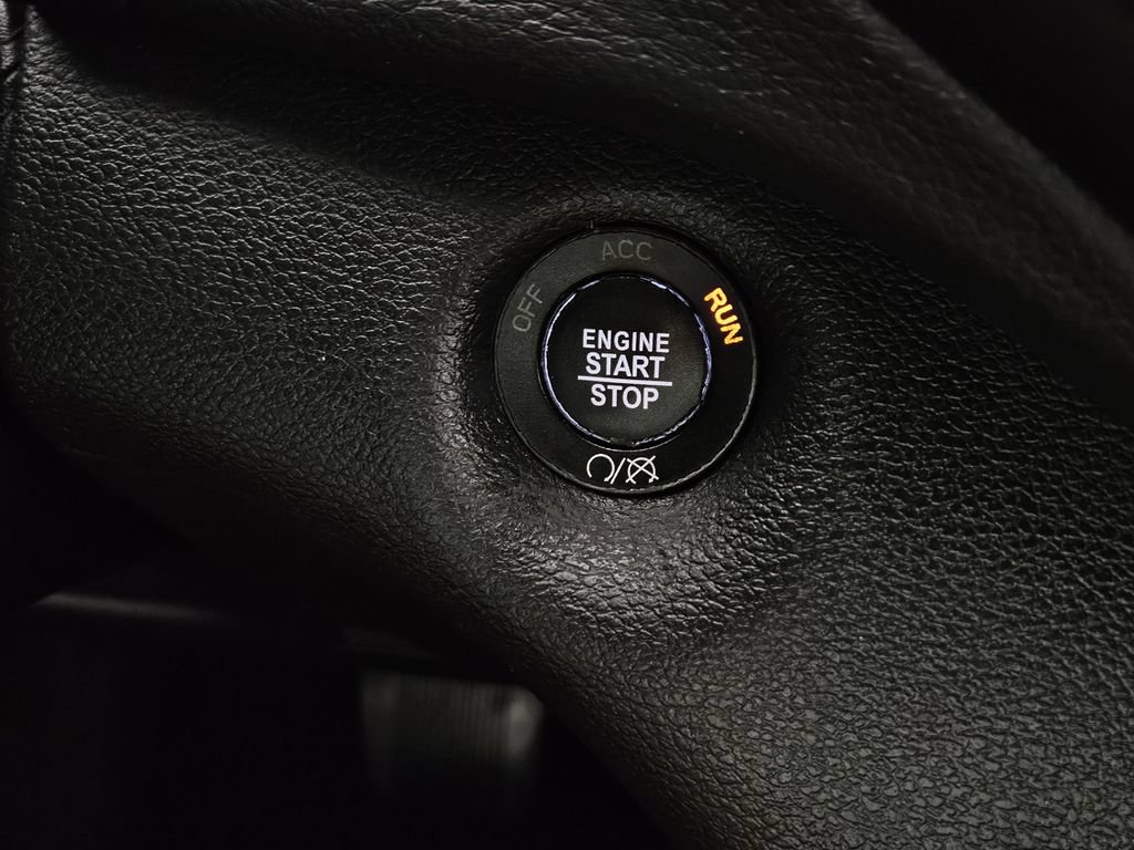 Used 2019 Jeep Cherokee Limited FWD image 17