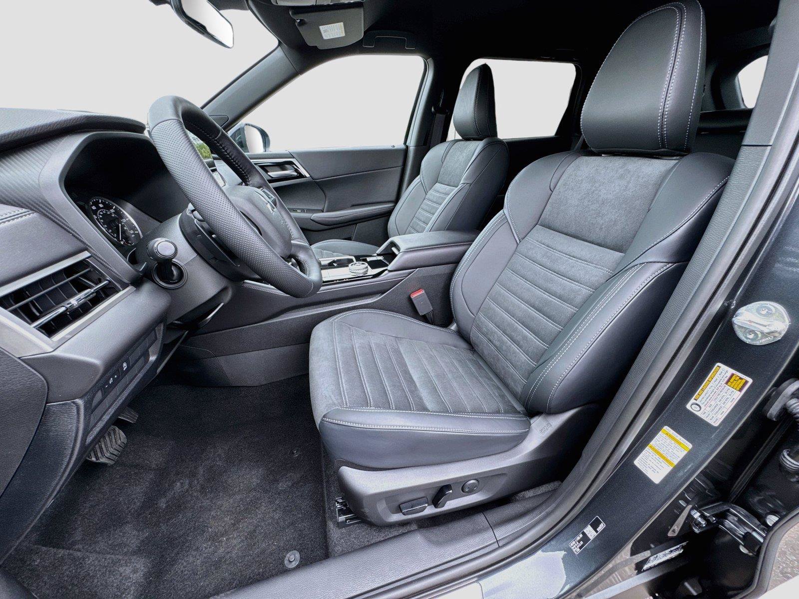 New 2026 Mitsubishi Outlander SE FWD image 9