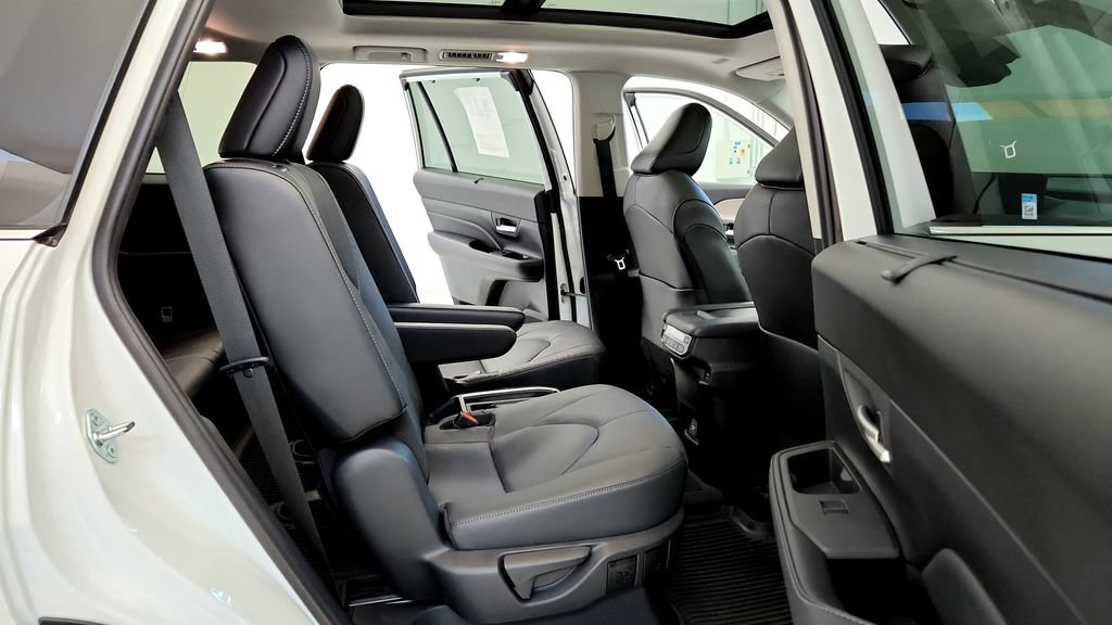 Certified 2025 Toyota Grand Highlander FWD image 25