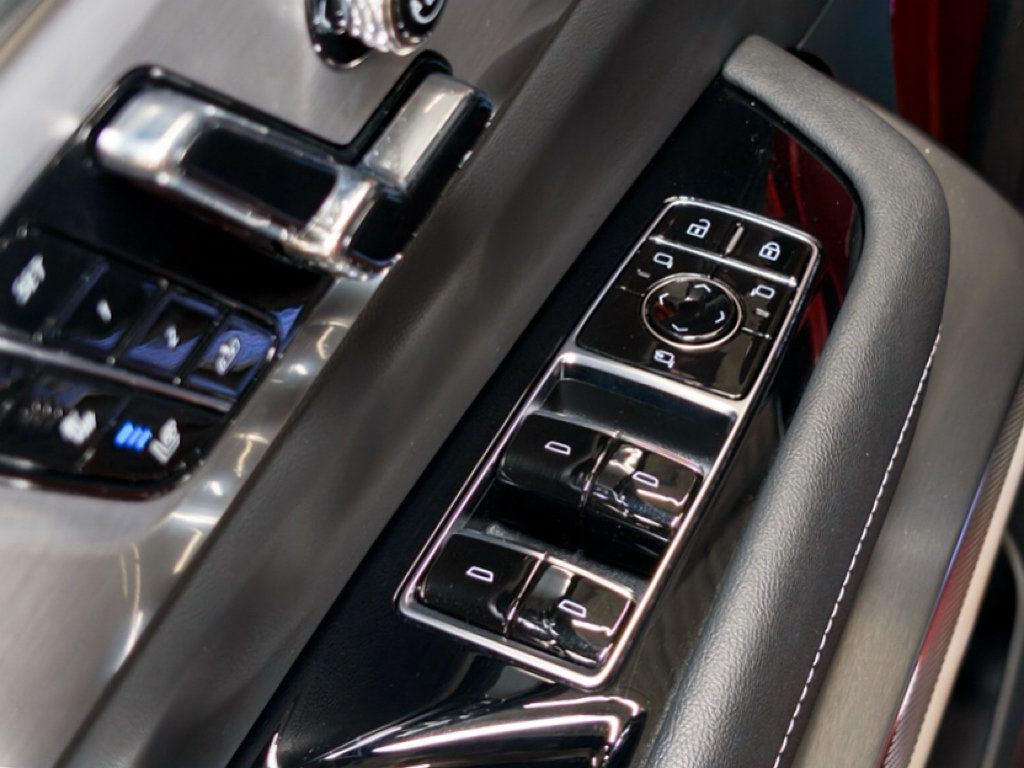 Used 2026 Cadillac Vistiq Sport AWD/4WD image 7
