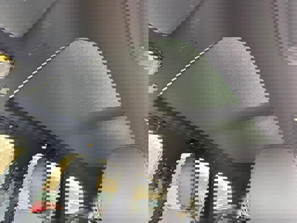 Used 2022 Volvo XC60 T8 R-Design w/ Advanced Package image 15