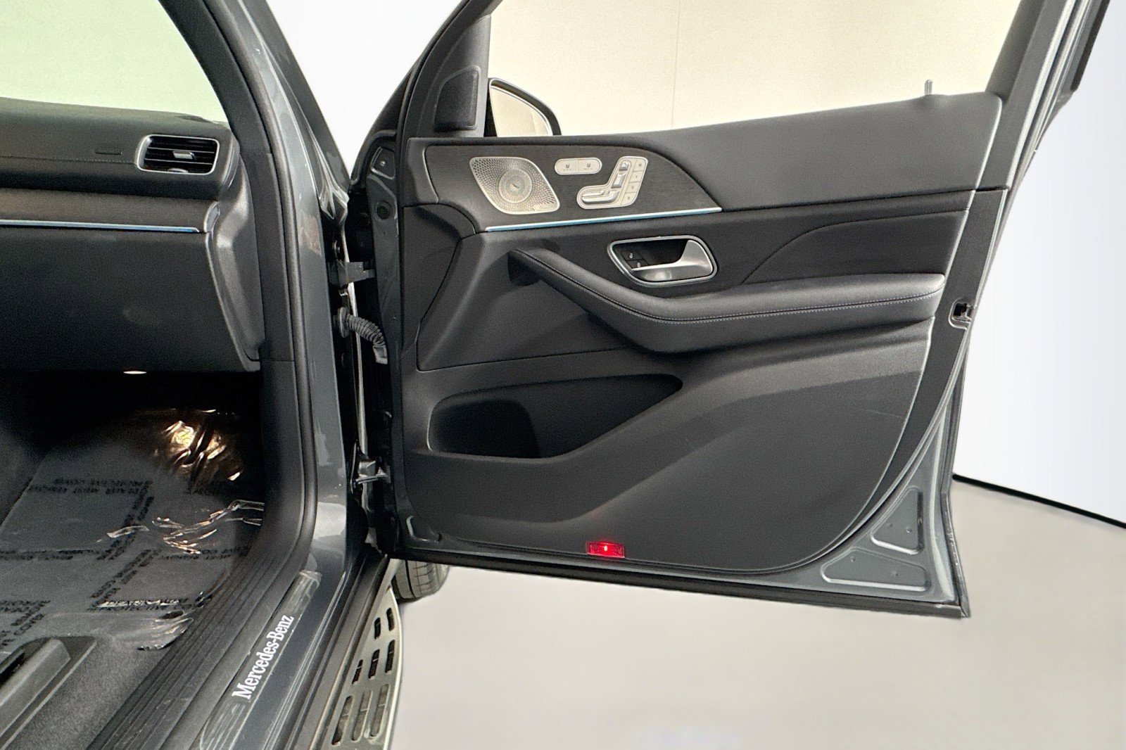 Used 2022 Mercedes-Benz GLS 580 4MATIC image 26