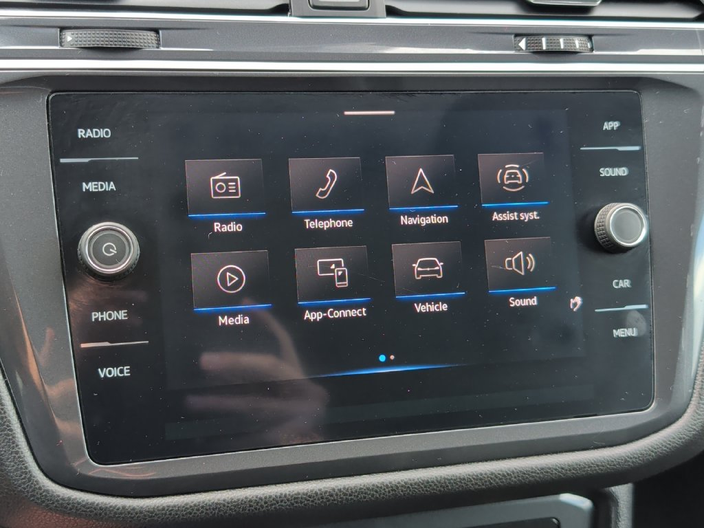 Used 2024 Volkswagen Tiguan SE AWD/4WD image 19