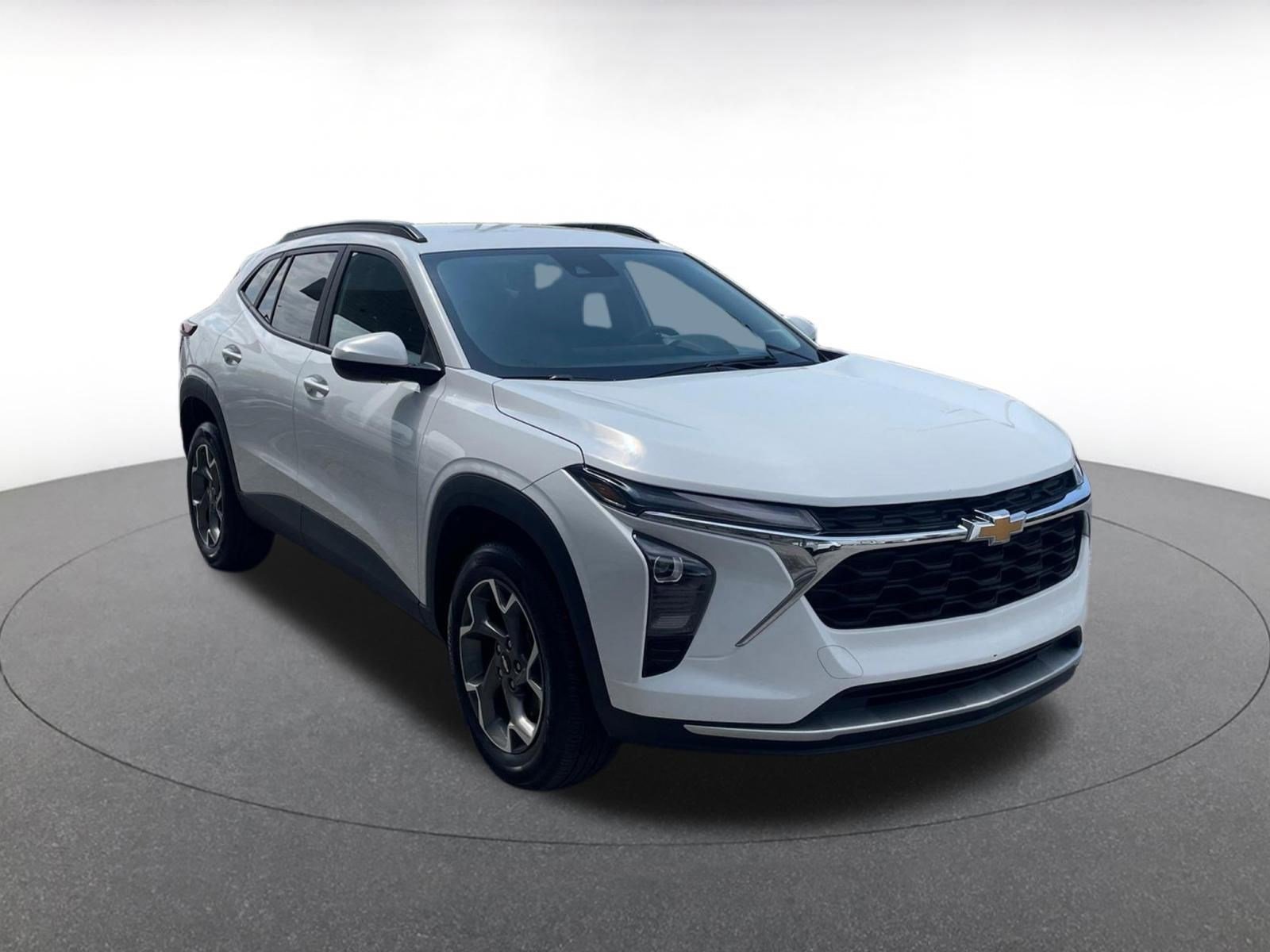 Used 2025 Chevrolet Trax LT w/ LT Convenience Package FWD image 1